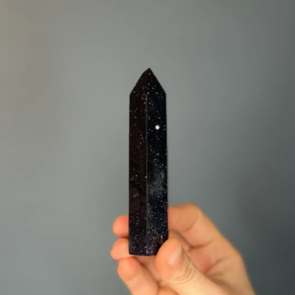 Blue Sandstone Crystal Point Tower - Picture 5 of 6